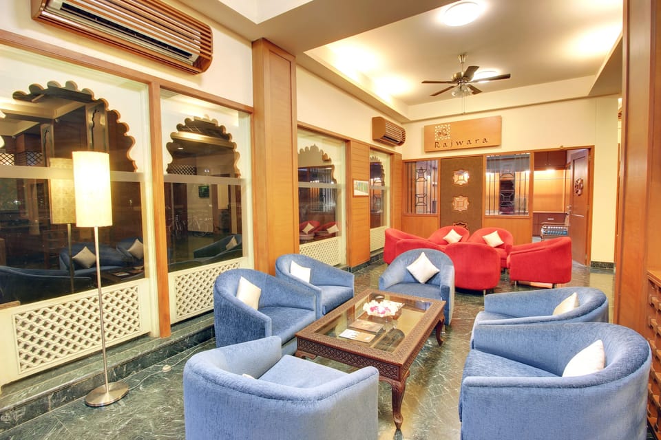 Lobby lounge