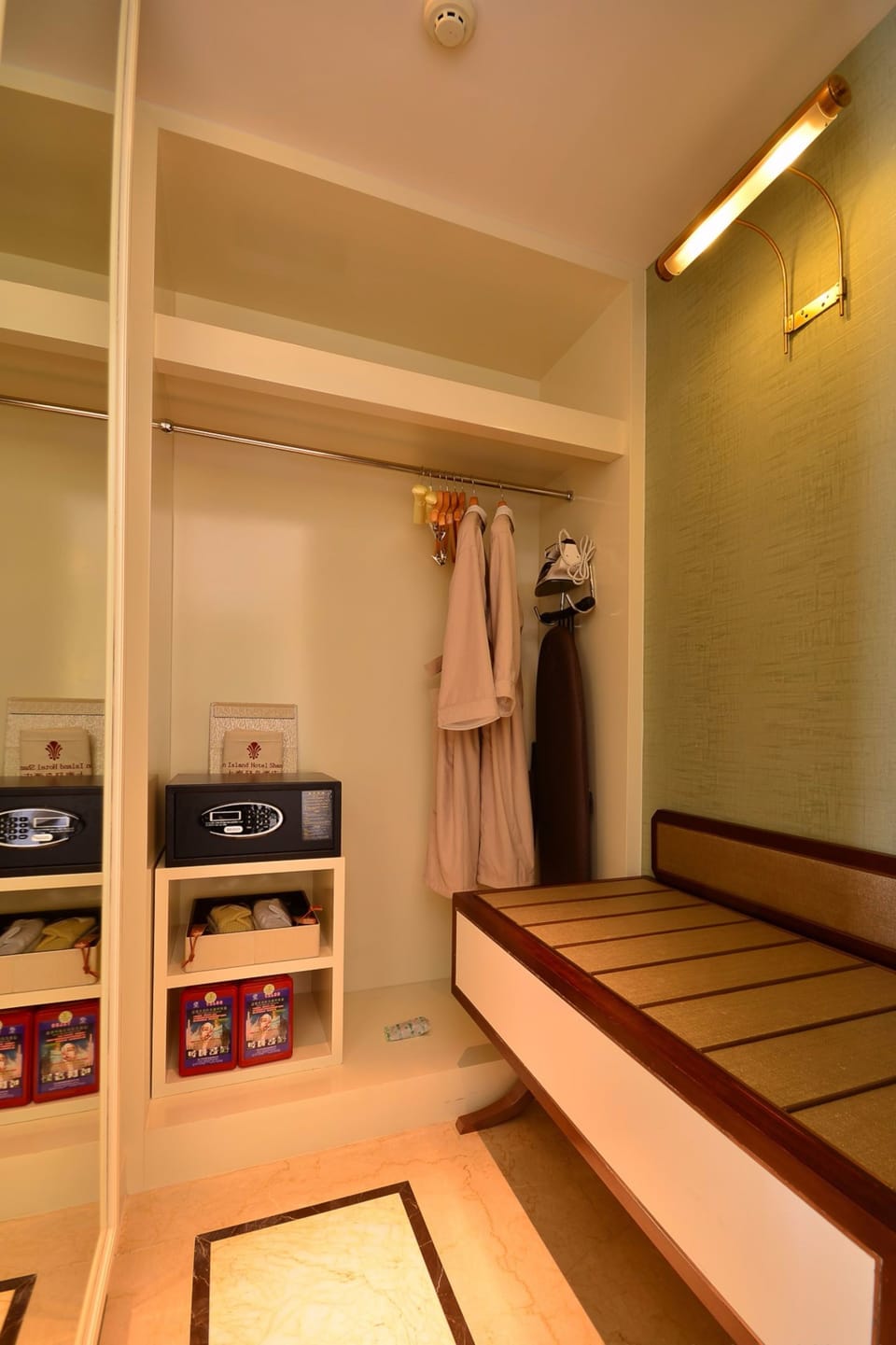 Room amenity