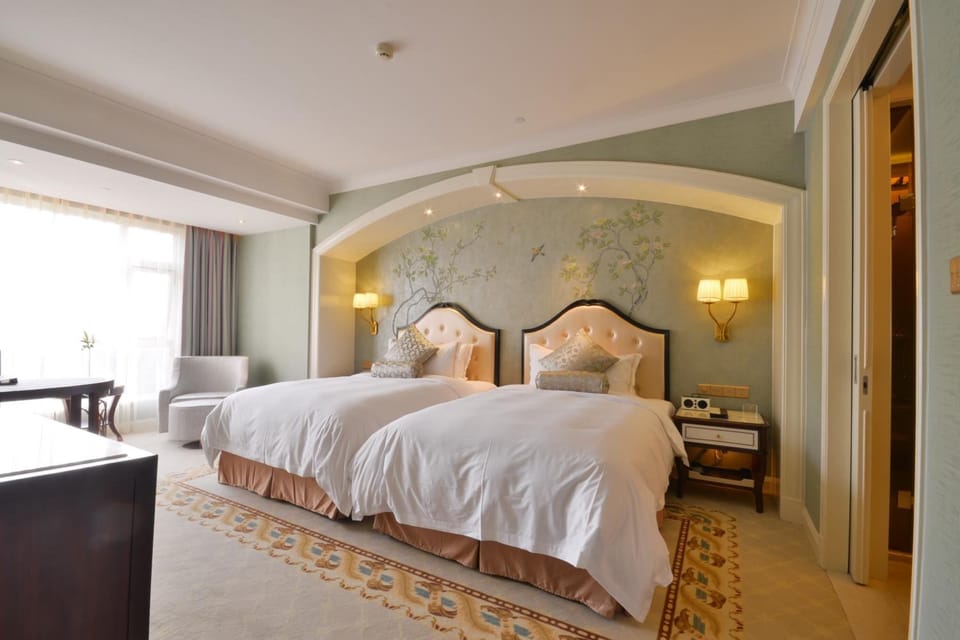 Minibar, in-room safe, desk, blackout drapes
