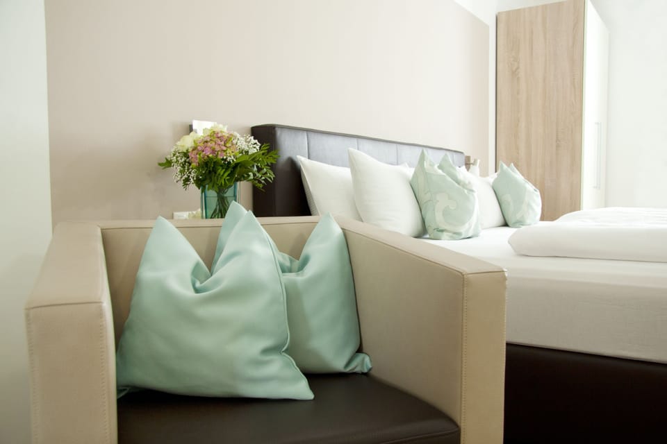 Economy Double Room (Semi-Basement) | Desk, blackout drapes, soundproofing, iron/ironing board