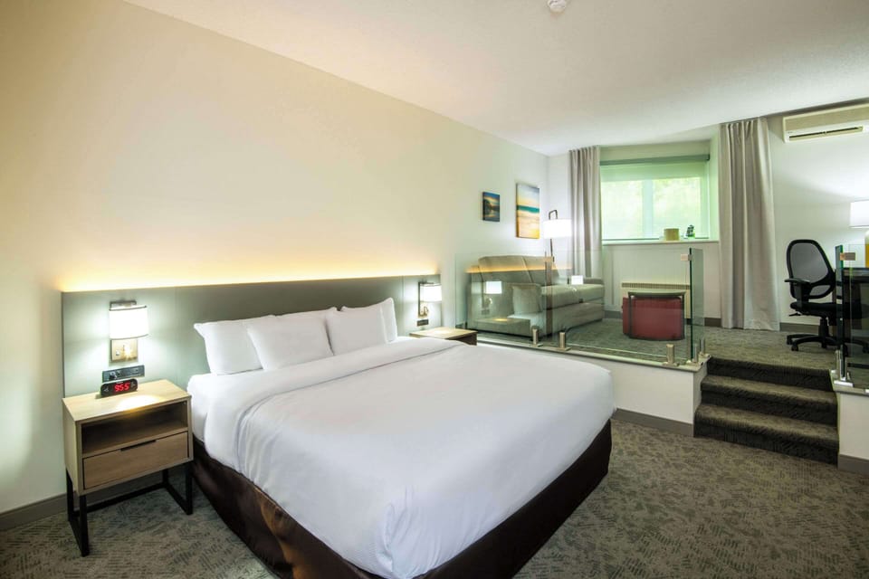 Desk, soundproofing, iron/ironing board, rollaway beds