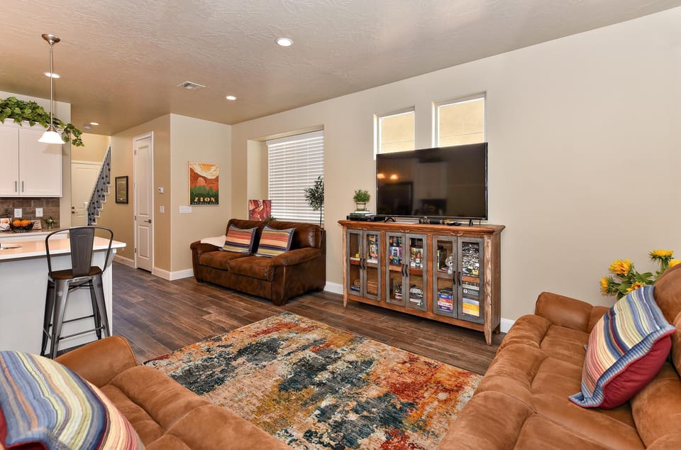 House, Multiple Beds, Pool View (Once Upon A Tee Time) | Living area | Flat-screen TV, DVD player