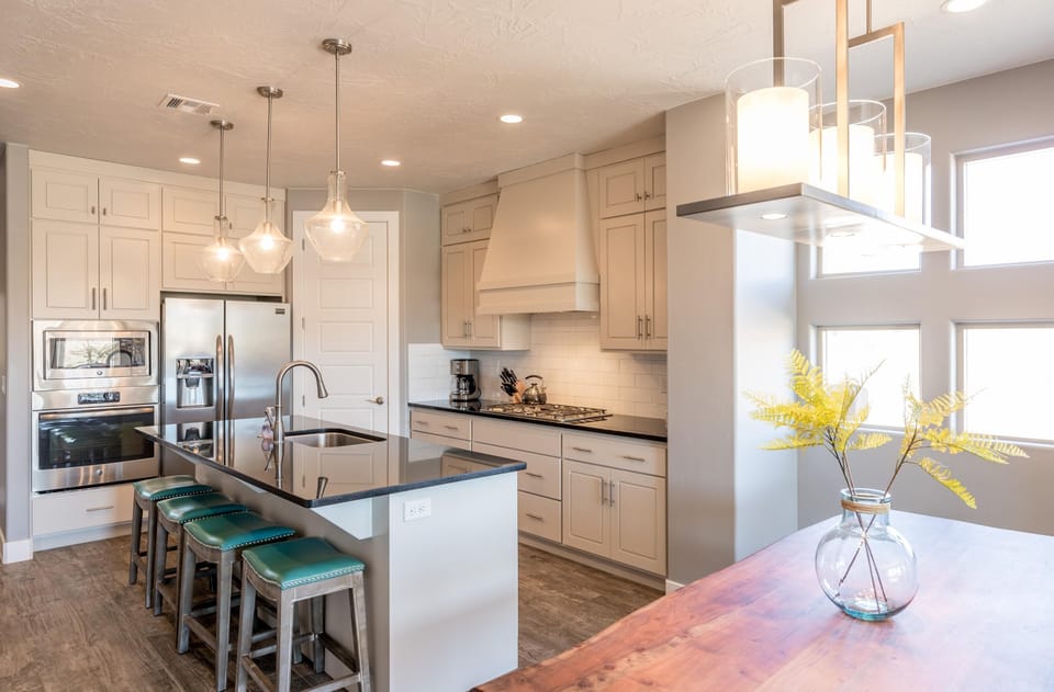 House, Multiple Beds, Golf View (Snow Canyon Sunrise) | Private kitchen | Full-size fridge, microwave, oven, stovetop