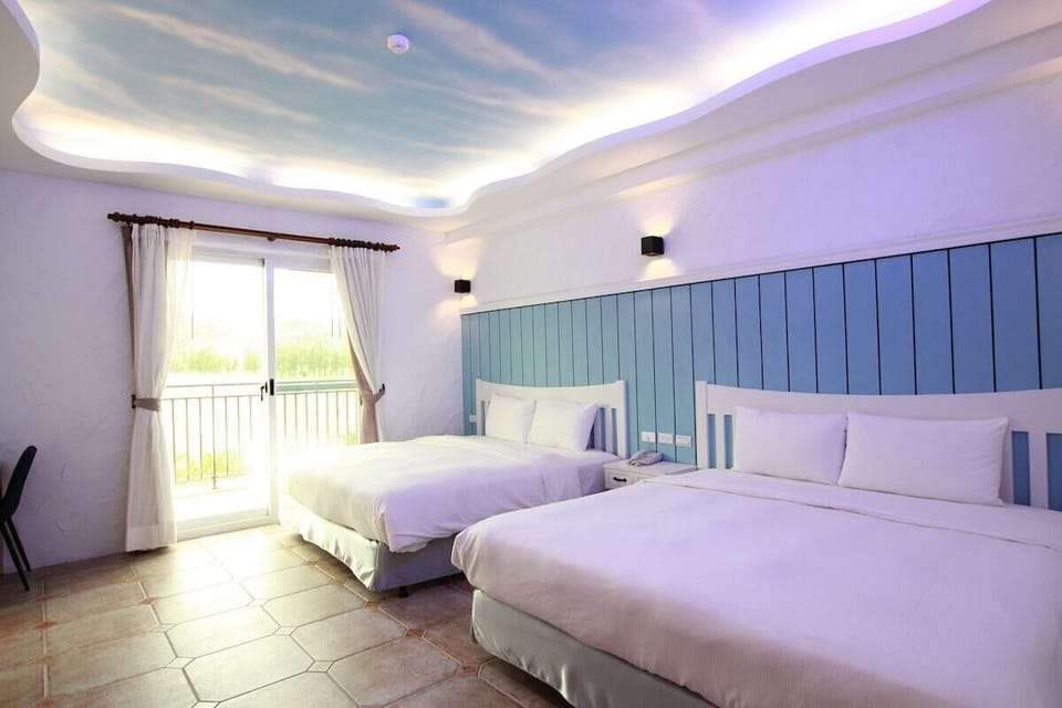 Standard Quadruple Room | Desk, blackout drapes, soundproofing, bed sheets