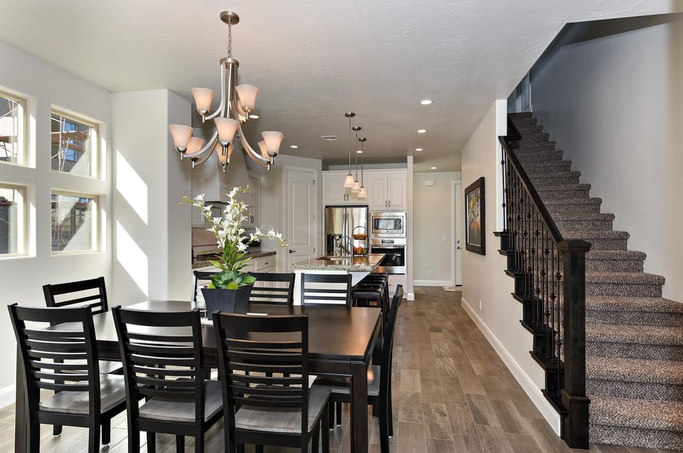 House, Multiple Beds, Golf View (Poolside Perfection) | Dining