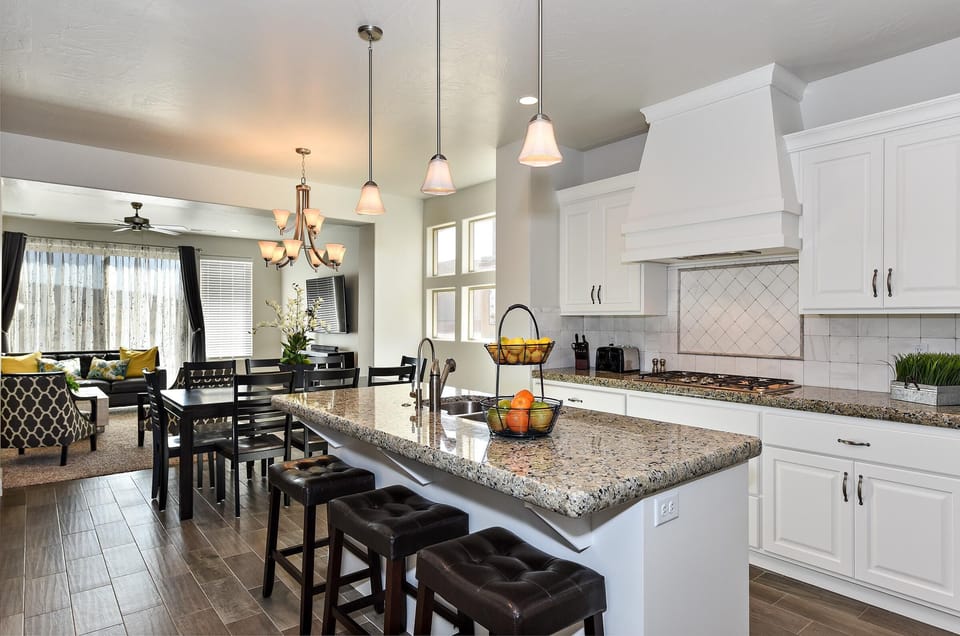 House, Multiple Beds, Golf View (Poolside Perfection) | Private kitchen | Full-size fridge, microwave, oven, stovetop