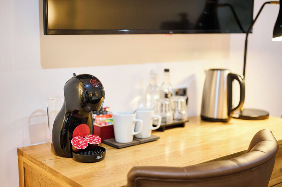 Premium bedding, in-room safe, desk, laptop workspace