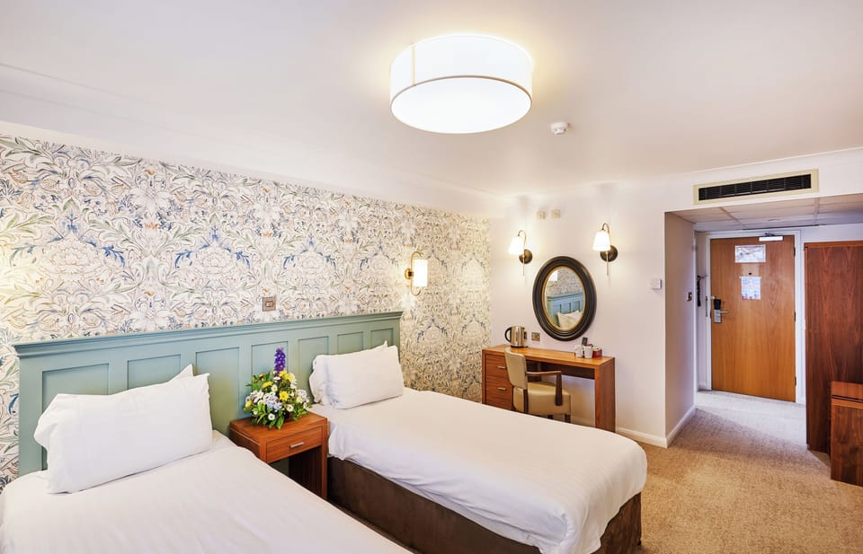 Premium bedding, in-room safe, desk, laptop workspace