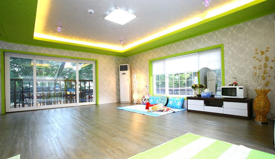 Room (Symphony) | Individually decorated, individually furnished, blackout drapes