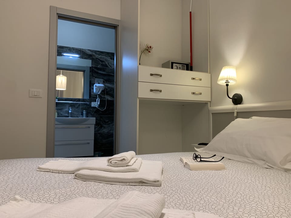 Double Room, Patio | In-room safe, soundproofing, free WiFi, bed sheets