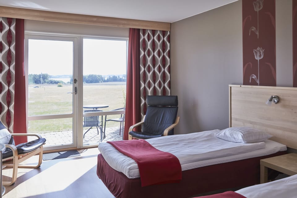Standard Double Room, 2 Twin Beds | Desk, blackout drapes, iron/ironing board, free WiFi