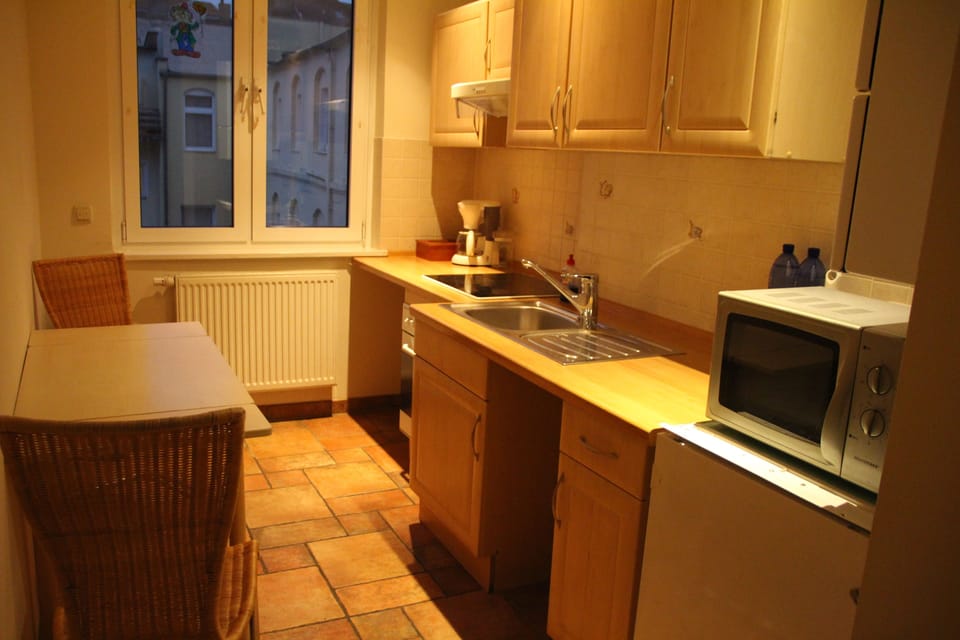 Room, Kitchen (6 pax) | Private kitchen