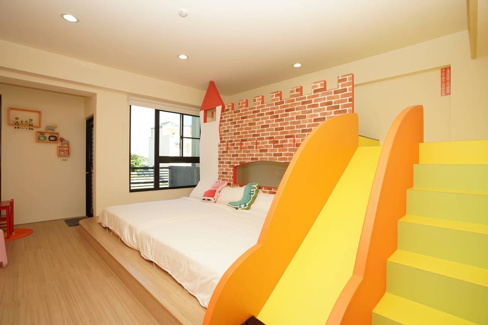 Family Quadruple Room (201) | Blackout drapes, free WiFi, bed sheets