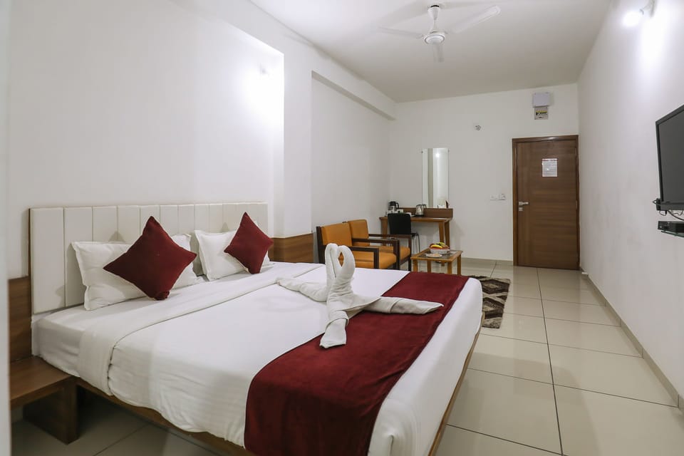 Deluxe Double Room, 1 Double Bed | Desk, rollaway beds, free WiFi