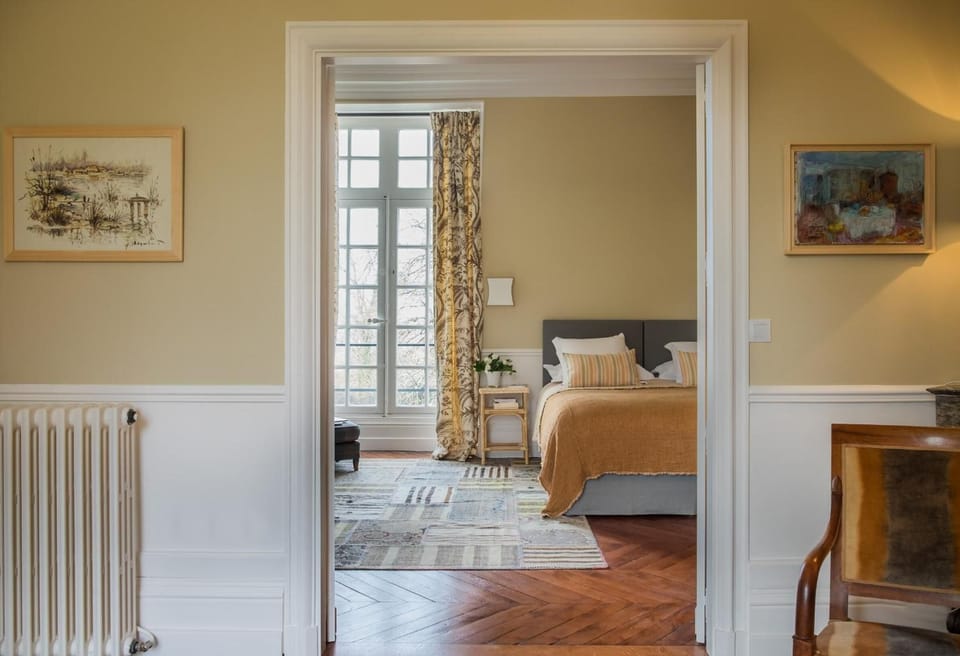 Premium bedding, soundproofing, free WiFi, bed sheets