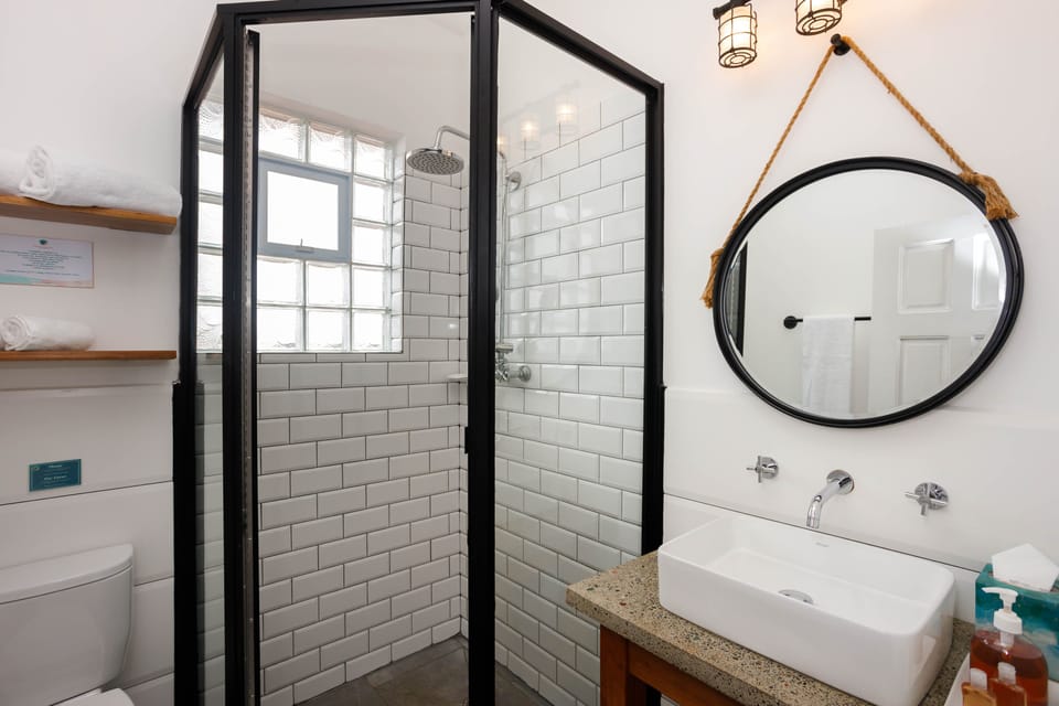 Suite, Sea View | Bathroom | Shower, free toiletries, hair dryer, towels
