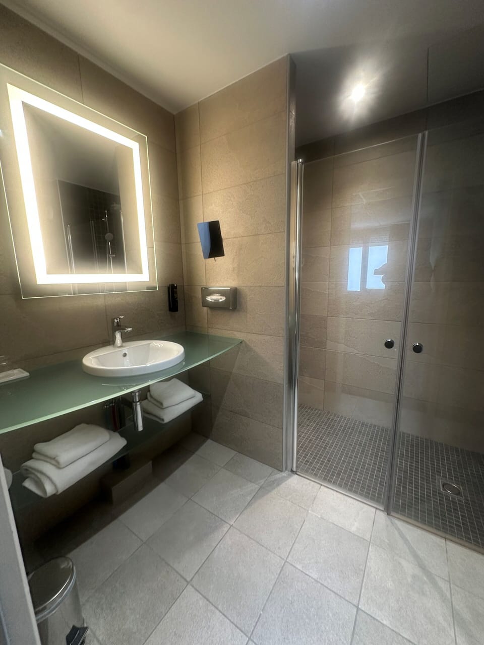 Comfort Room, 1 Double Bed with Sofa bed | Bathroom | Free toiletries, hair dryer, towels, shampoo