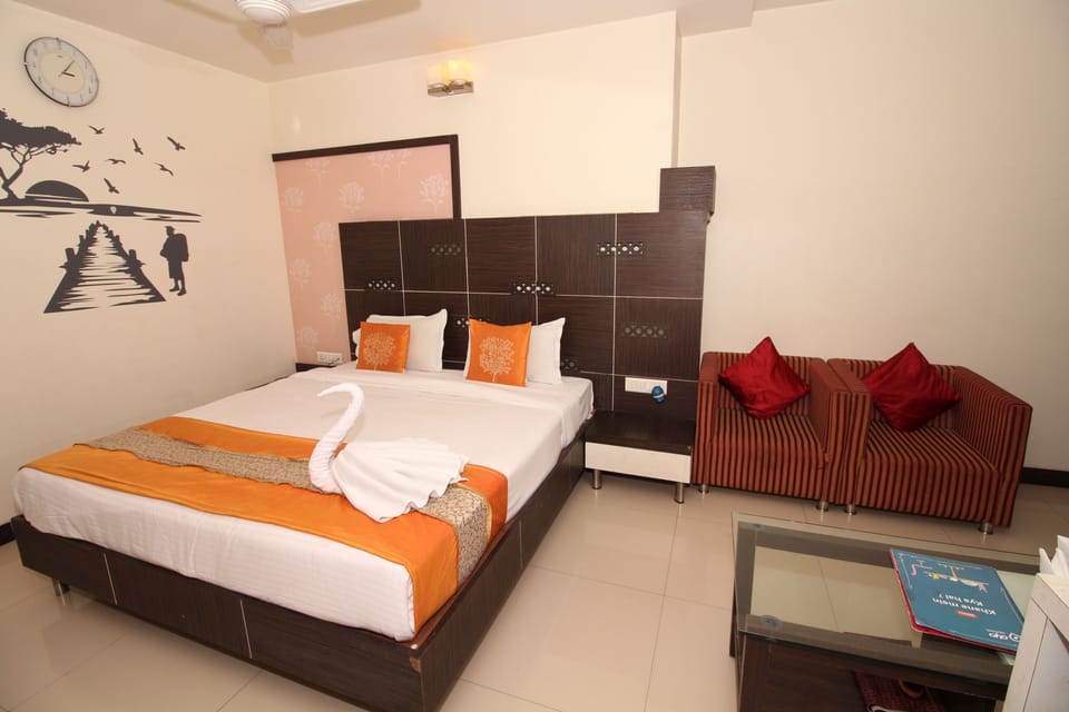 Premium Room | Desk, WiFi (free), bed sheets