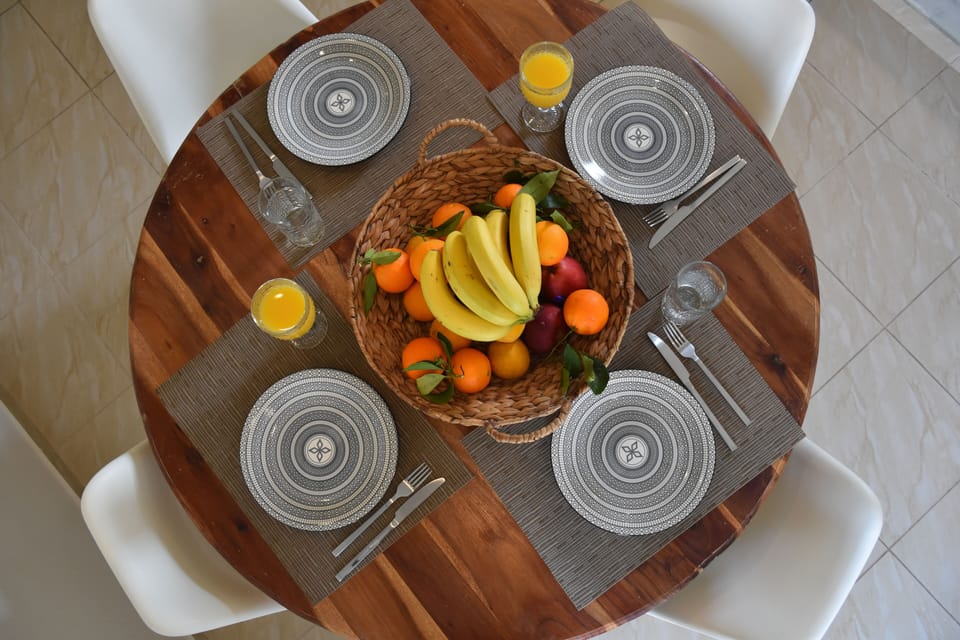 Free daily self-serve breakfast