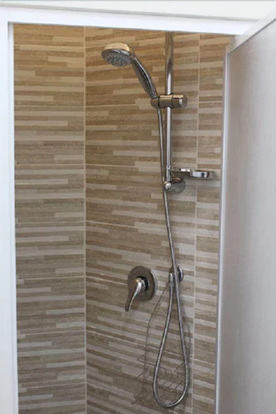 Double Room (Crete) | Bathroom | Shower, free toiletries, hair dryer, towels