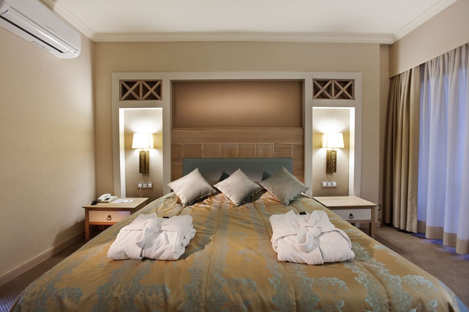 Free minibar items, in-room safe, desk, free WiFi