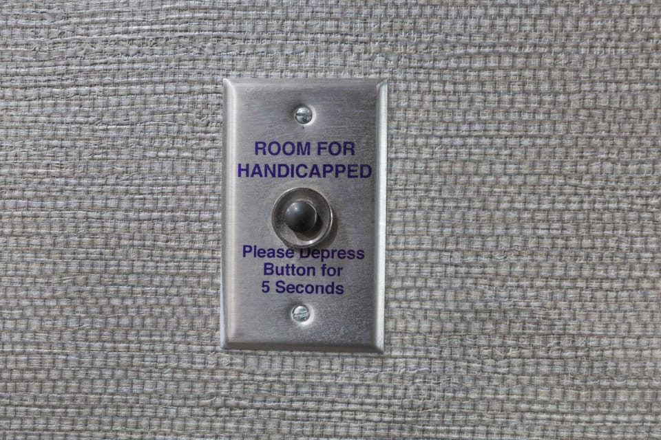 Premium bedding, in-room safe, desk, blackout drapes