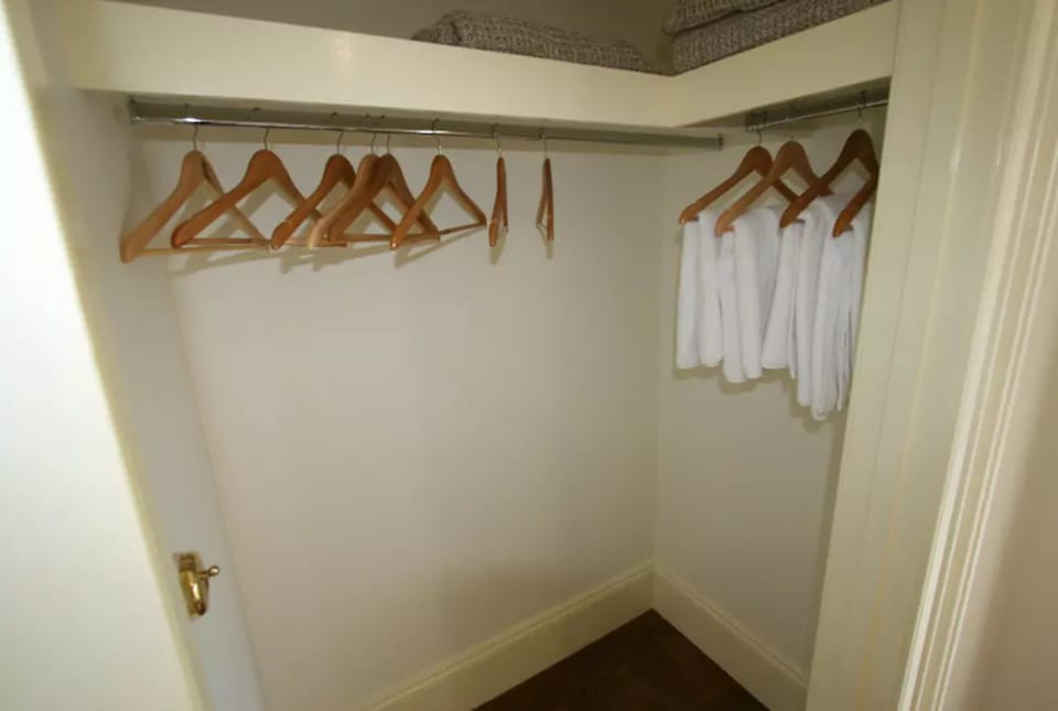 Cottage, 3 Bedrooms | 3 bedrooms, premium bedding, soundproofing, iron/ironing board