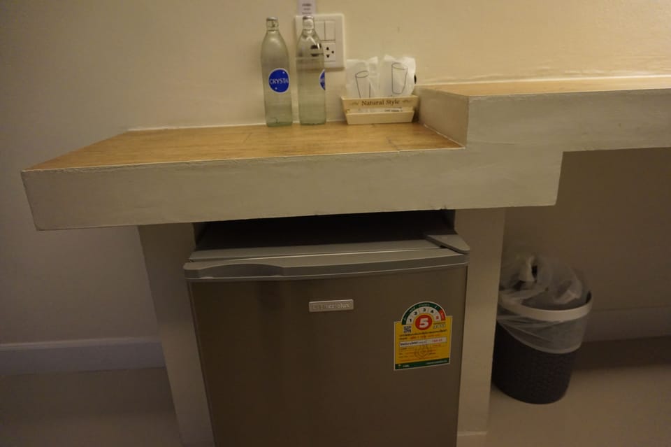 Mini-refrigerator