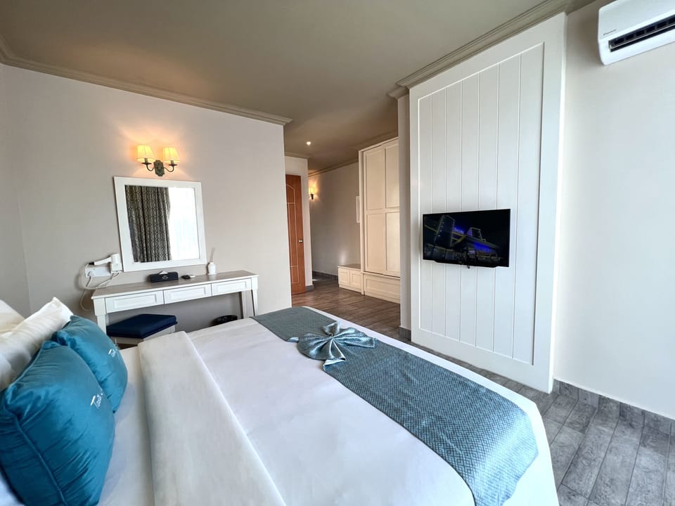 Family Villa, 1 Bedroom | Minibar, desk, iron/ironing board, free WiFi