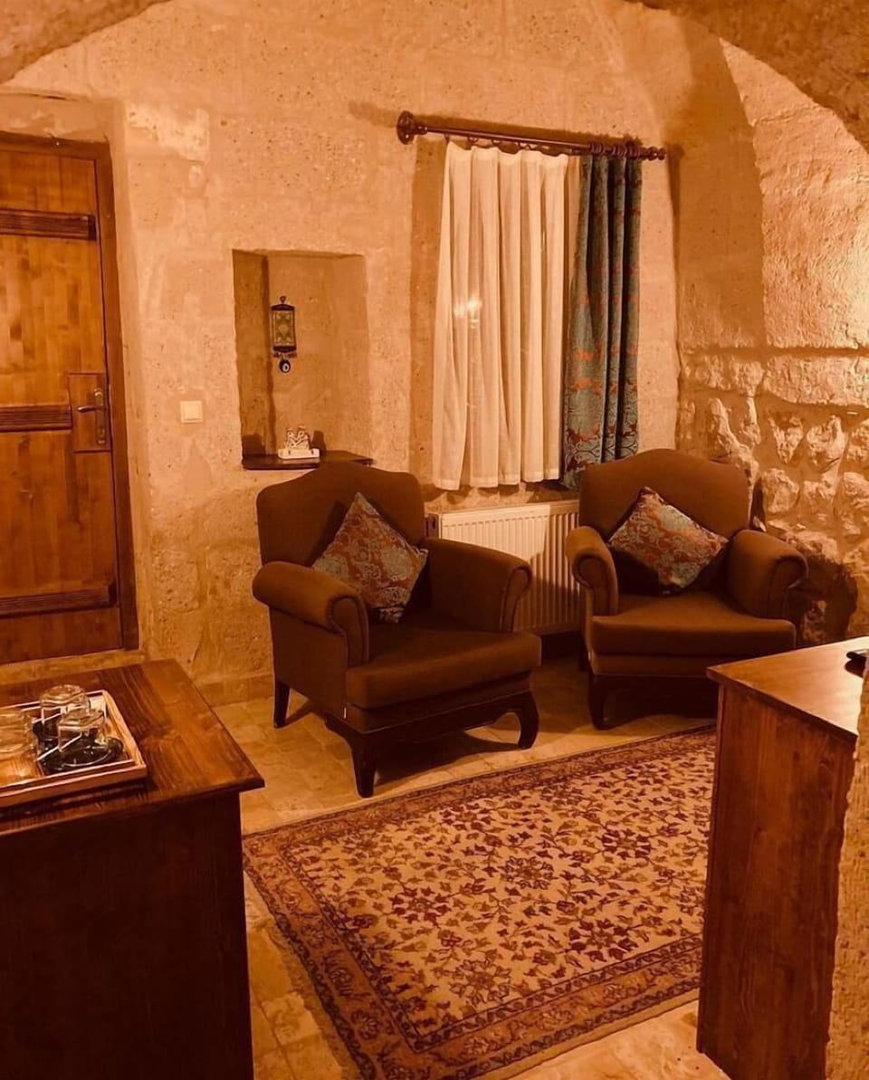 Junior Suite (Kermil) | Premium bedding, minibar, individually decorated, desk
