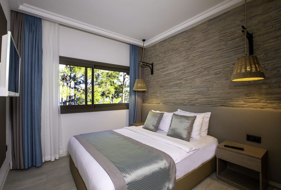 Bungalow, 2 Bedrooms, Garden View | Egyptian cotton sheets, premium bedding, pillowtop beds, minibar