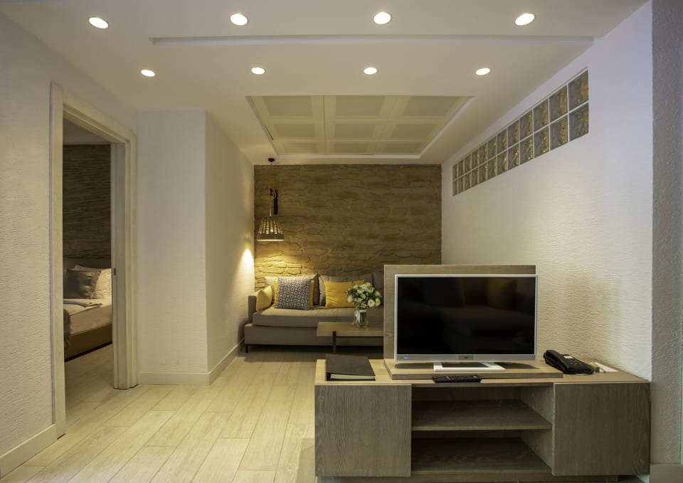 Bungalow, 2 Bedrooms, Garden View | Living area | 28-inch LCD TV with digital channels, TV