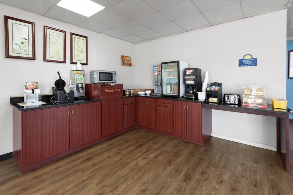 Free daily on-the-go breakfast