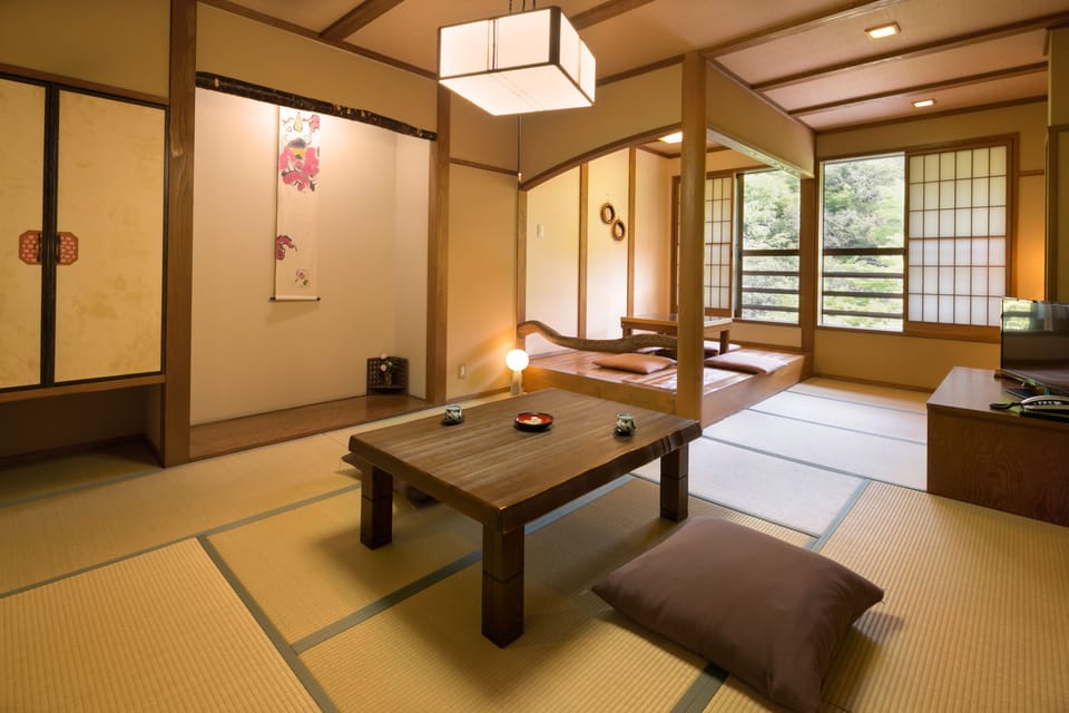 In-room safe, soundproofing, free WiFi, bed sheets