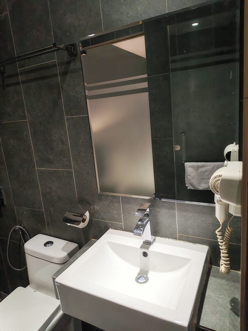 Superior Twin Single  | Bathroom | Shower, free toiletries, hair dryer, slippers