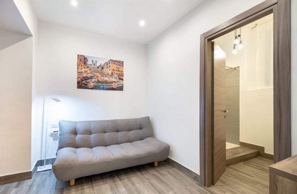 Suite, 1 Queen Bed, Bathtub | Living area | Flat-screen TV, Netflix