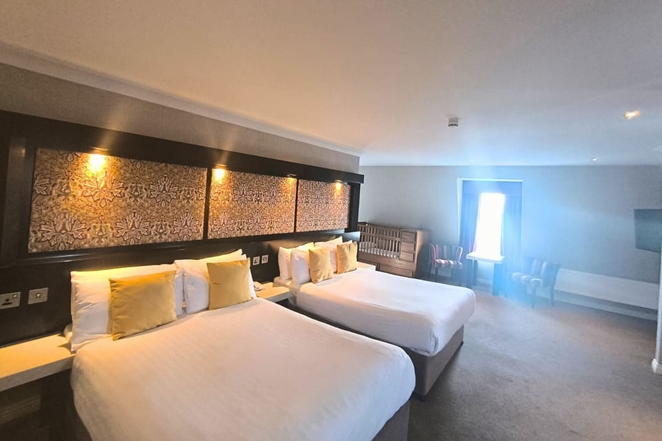 Deluxe Family Suite - 2 Double Beds & 1 Single Bed | In-room safe, desk, iron/ironing board, free WiFi