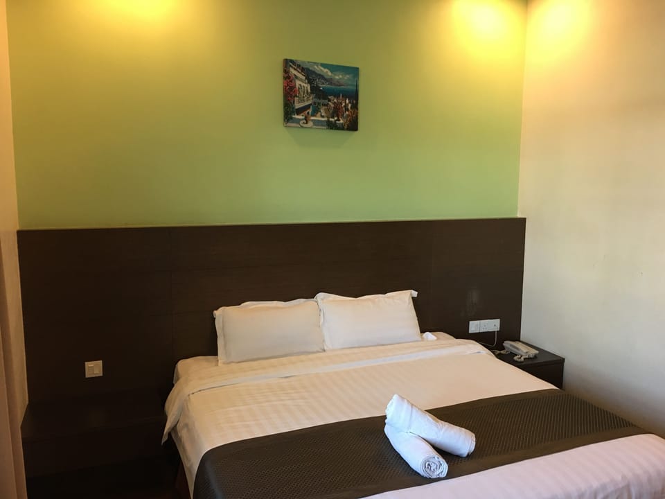 Superior King | Minibar, desk, iron/ironing board, free WiFi