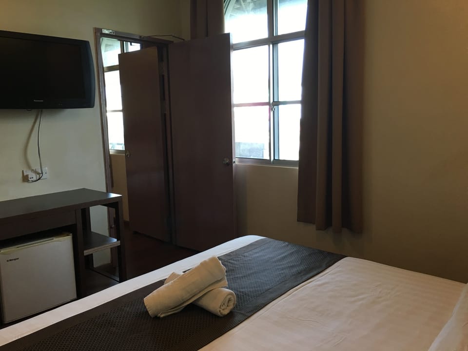 Superior King | Minibar, desk, iron/ironing board, free WiFi