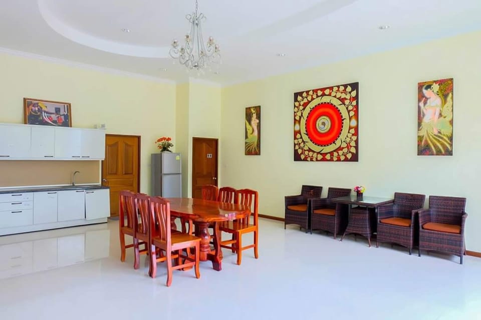 4-Bedroom with Private Pool  | In-room dining