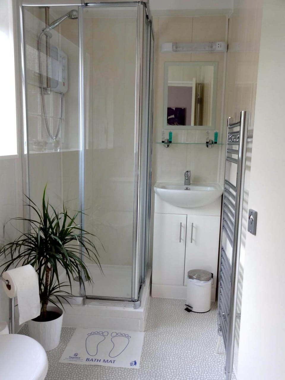 Shower, free toiletries, hair dryer, towels