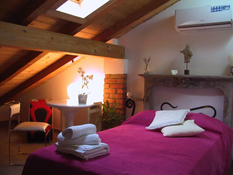 Comfort Single Room, Private Bathroom (Salvia)