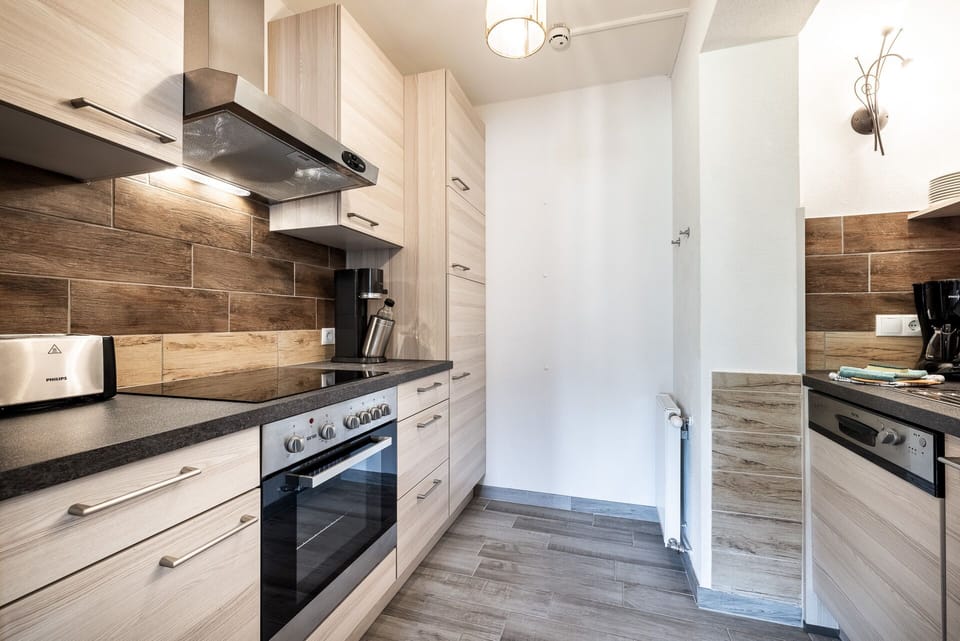 Deluxe Apartment, 3 Bedrooms | Private kitchen