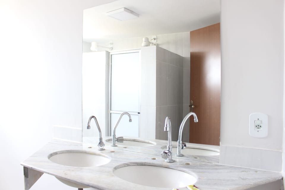 Family Suite, 1 Bedroom | Bathroom | Shower, hair dryer, towels