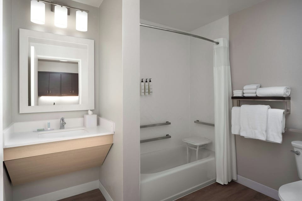 Studio, 2 Queen Beds | Hypo-allergenic bedding, desk, laptop workspace, blackout drapes