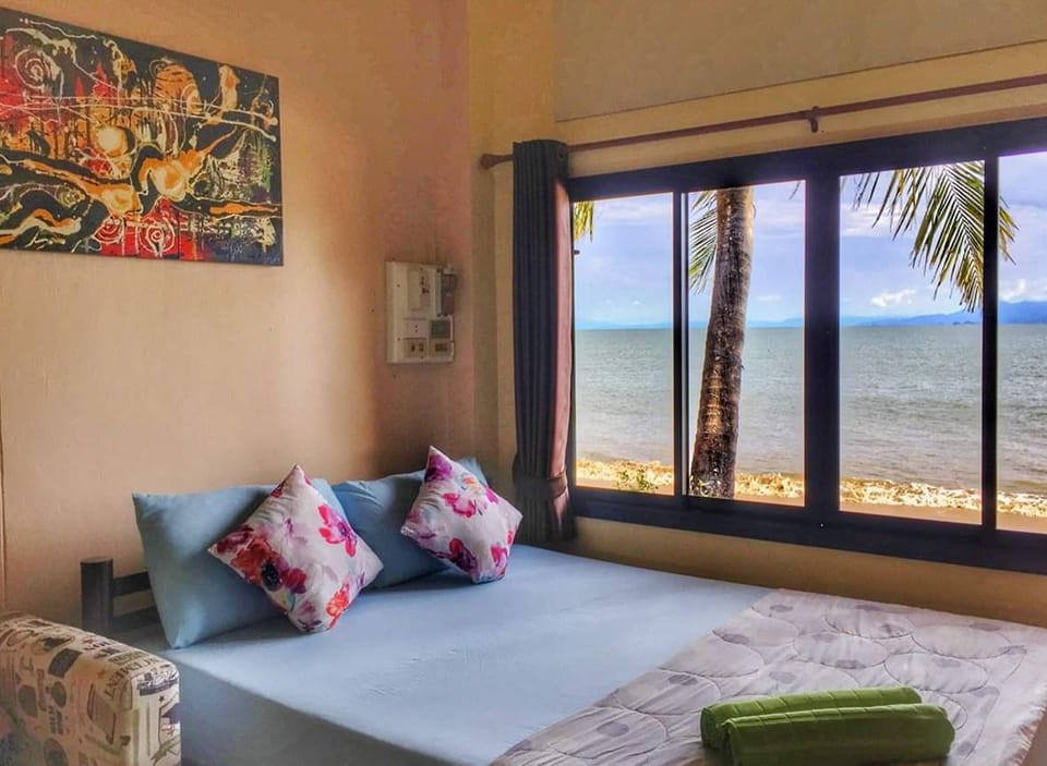Standard Room with Sea View | Beach/ocean view