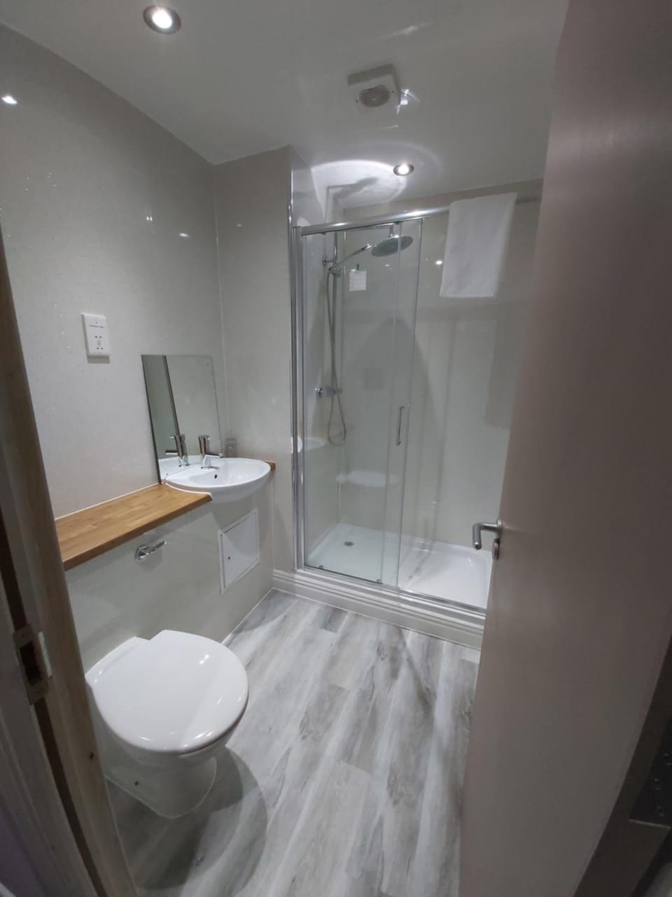 Shower, free toiletries, hair dryer, towels