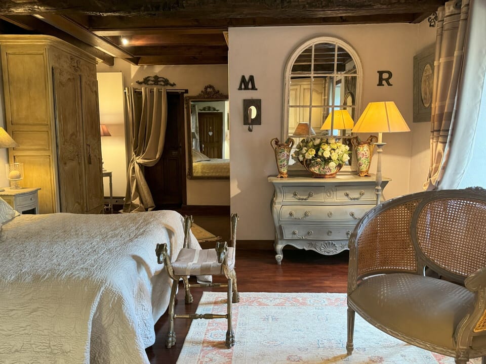 Deluxe Double Room, Ensuite, River View (4 épis Gîtes de France) | 1 bedroom, soundproofing, bed sheets