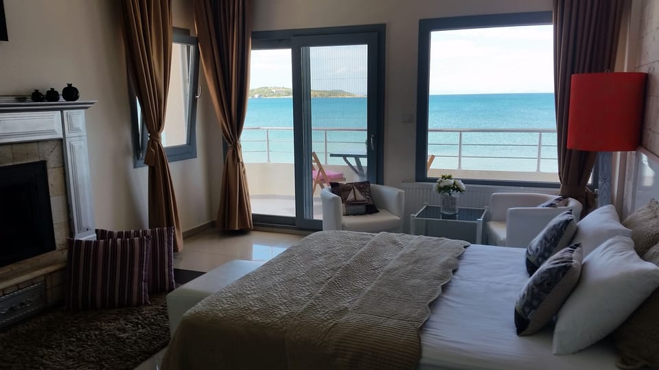 Deluxe Double Room, Balcony, Sea View (Karayel) | Minibar, desk, soundproofing, iron/ironing board