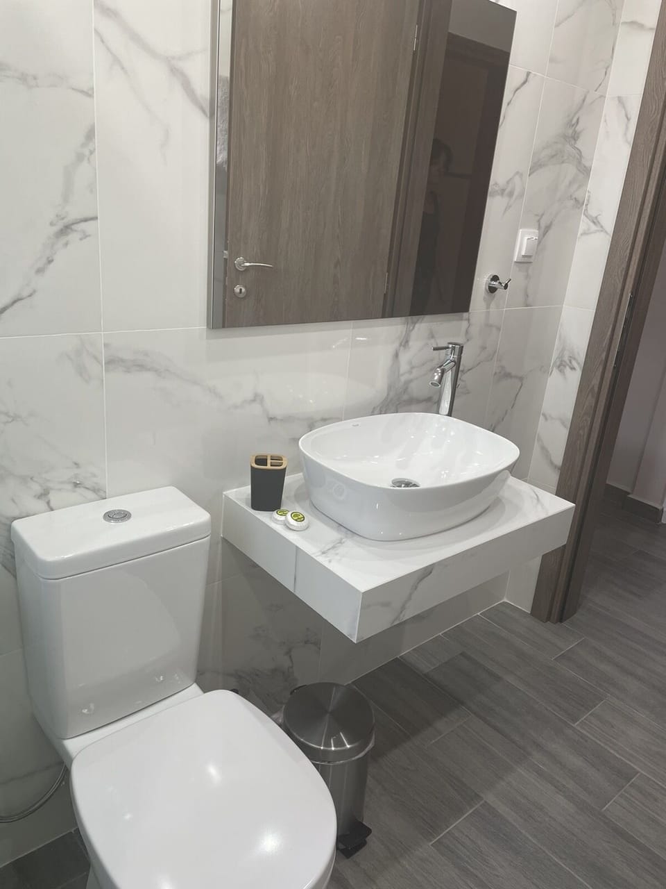 Standard Double Room, 1 Bedroom | Bathroom | Shower, towels